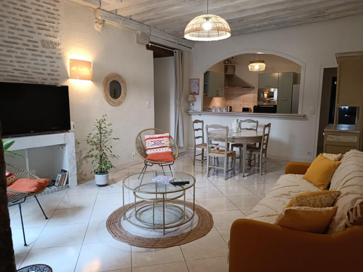 Le Logis De La Rue Des Arts Apartment Blois Luaran gambar